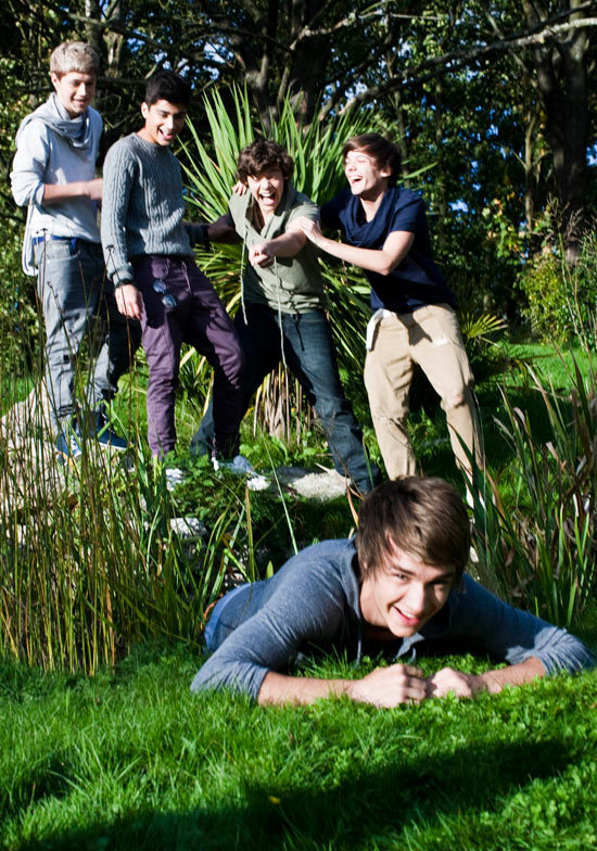 1-Direction-Photoshoot-Rare-Pic-x-one-direction-16929497-550-784